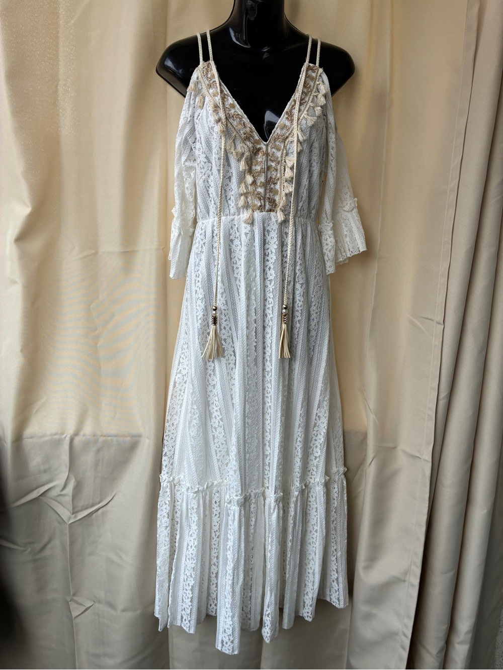 Small Boho Cold-Shoulder Maxi Dress cream & gold - Picture 4 of 13